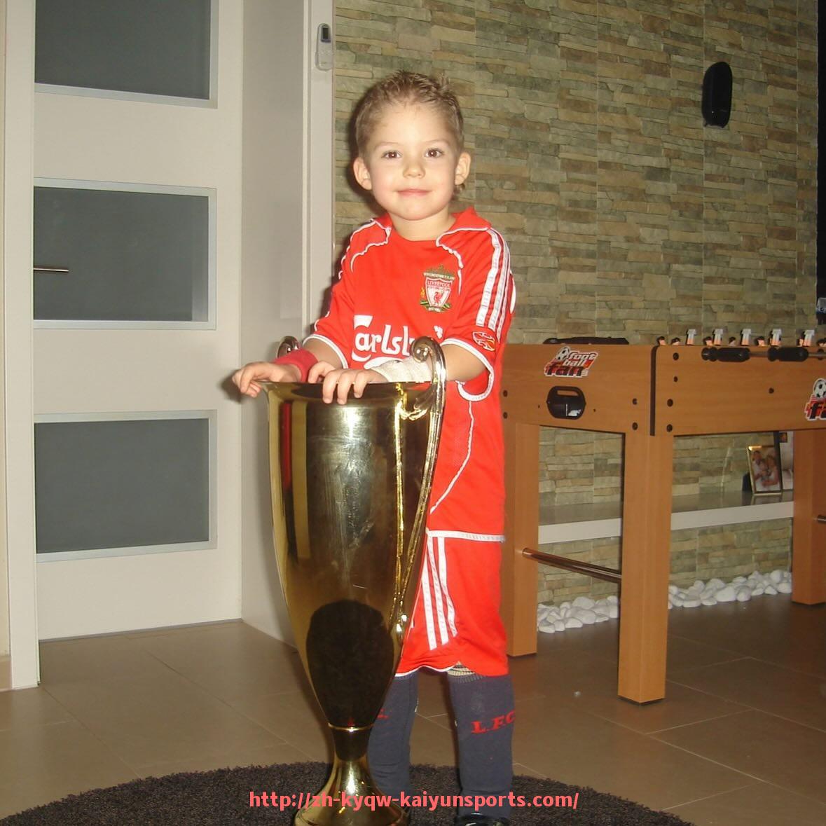 ky开云-世俱杯战术复盘全解析及球队战略调整分析